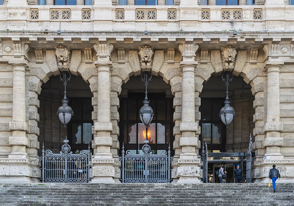 Palazzo di Giustizia Italia